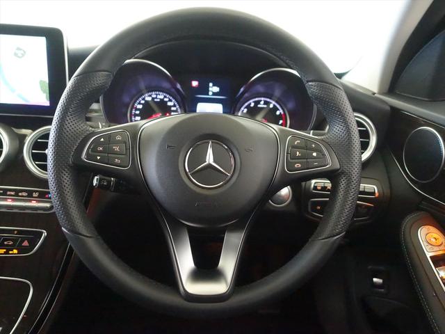 Cクラス C200 アバンギャルド ベーシックパッケージ シートヒーター パワーシート トランクスルー フロアマット ナビ CD ミュージックサーバー 音楽プレーヤー接続 Bluetooth接続 TV DVD再生 ETC(17枚目)