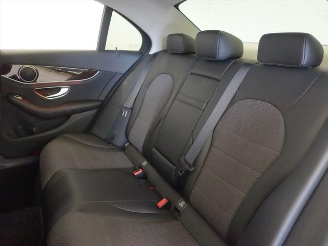 Cクラス C200 アバンギャルド ベーシックパッケージ シートヒーター パワーシート トランクスルー フロアマット ナビ CD ミュージックサーバー 音楽プレーヤー接続 Bluetooth接続 TV DVD再生 ETC(22枚目)