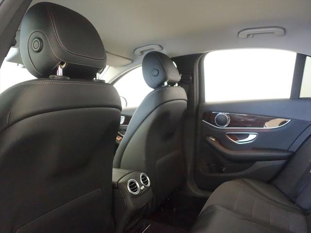 Cクラス C200 アバンギャルド ベーシックパッケージ シートヒーター パワーシート トランクスルー フロアマット ナビ CD ミュージックサーバー 音楽プレーヤー接続 Bluetooth接続 TV DVD再生 ETC(23枚目)