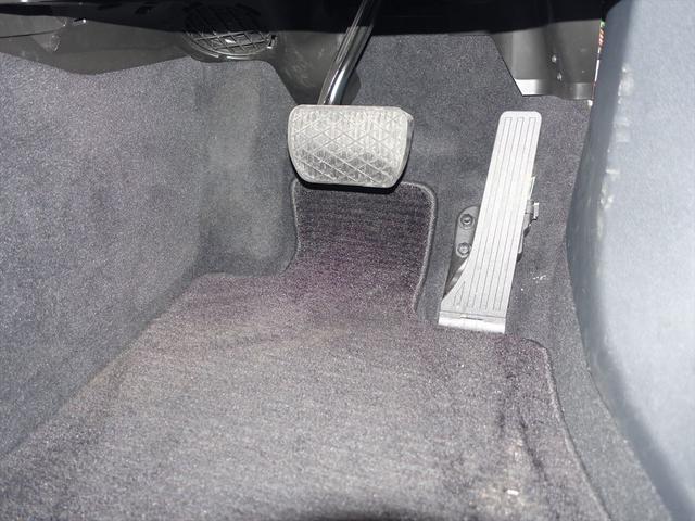 Cクラス C200 アバンギャルド ベーシックパッケージ シートヒーター パワーシート トランクスルー フロアマット ナビ CD ミュージックサーバー 音楽プレーヤー接続 Bluetooth接続 TV DVD再生 ETC(26枚目)