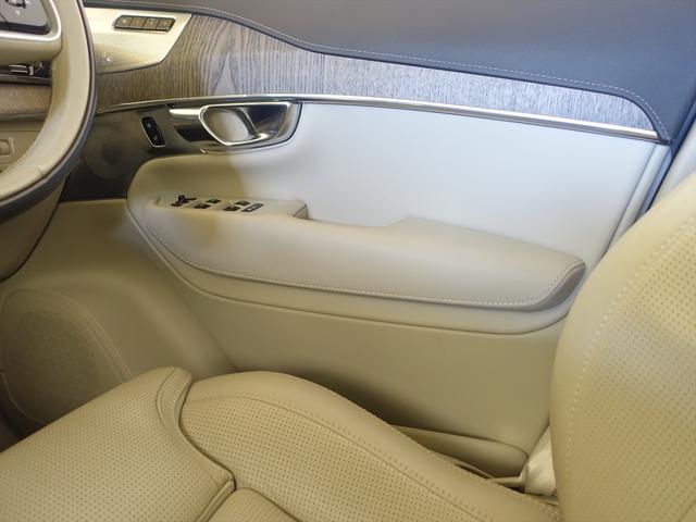 XC90 B6 AWD インスクリプション シートヒーター シートエアコン パワーシート 3列シート トランクスルー フロアマット ナビ 音楽プレーヤー接続 Bluetooth接続 TV ETC サンルーフ・ガラスルーフ LEDヘッドライト(15枚目)