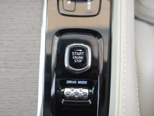 XC90 B6 AWD インスクリプション シートヒーター シートエアコン パワーシート 3列シート トランクスルー フロアマット ナビ 音楽プレーヤー接続 Bluetooth接続 TV ETC サンルーフ・ガラスルーフ LEDヘッドライト(31枚目)