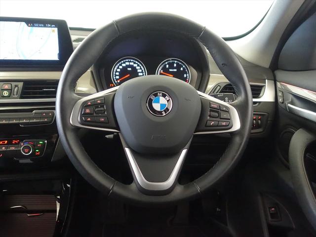 Ｘ１ ｘＤｒｉｖｅ１８ｄ　ｘライン　パワーシート　トランクスルー　フロアマット　コネクテッド機能　ナビ　音楽プレーヤー接続　Ｂｌｕｅｔｏｏｔｈ接続　ＥＴＣ　ＬＥＤヘッドライト　電動リアゲート　バックモニター　盗難防止（16枚目）