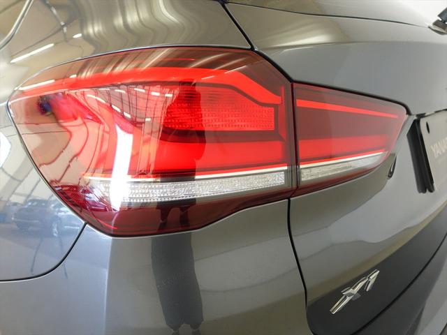 Ｘ１ ｘＤｒｉｖｅ１８ｄ　ｘライン　パワーシート　トランクスルー　フロアマット　コネクテッド機能　ナビ　音楽プレーヤー接続　Ｂｌｕｅｔｏｏｔｈ接続　ＥＴＣ　ＬＥＤヘッドライト　電動リアゲート　バックモニター　盗難防止（29枚目）