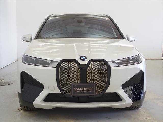 ｉＸ ｘＤｒｉｖｅ４０　シートヒーター　シートエアコン　パワーシート　トランクスルー　フロアマット　コネクテッド機能　ナビ　音楽プレーヤー接続　Ｂｌｕｅｔｏｏｔｈ接続　ＥＴＣ　サンルーフ・ガラスルーフ　ＬＥＤヘッドライト（2枚目）