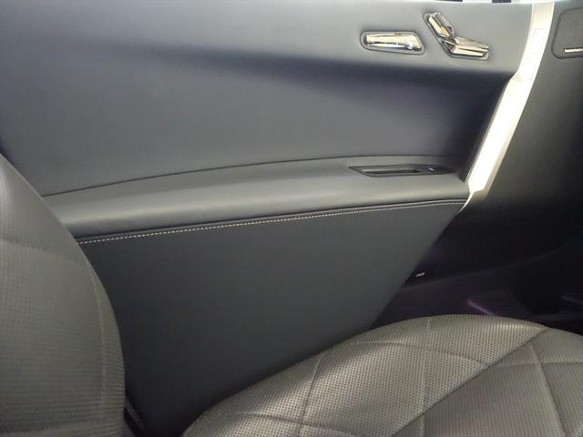 ｉＸ ｘＤｒｉｖｅ４０　シートヒーター　シートエアコン　パワーシート　トランクスルー　フロアマット　コネクテッド機能　ナビ　音楽プレーヤー接続　Ｂｌｕｅｔｏｏｔｈ接続　ＥＴＣ　サンルーフ・ガラスルーフ　ＬＥＤヘッドライト（13枚目）