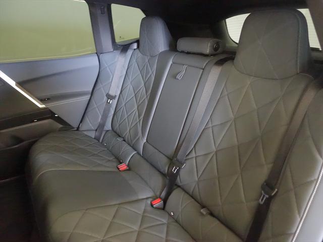 ｉＸ ｘＤｒｉｖｅ４０　シートヒーター　シートエアコン　パワーシート　トランクスルー　フロアマット　コネクテッド機能　ナビ　音楽プレーヤー接続　Ｂｌｕｅｔｏｏｔｈ接続　ＥＴＣ　サンルーフ・ガラスルーフ　ＬＥＤヘッドライト（21枚目）