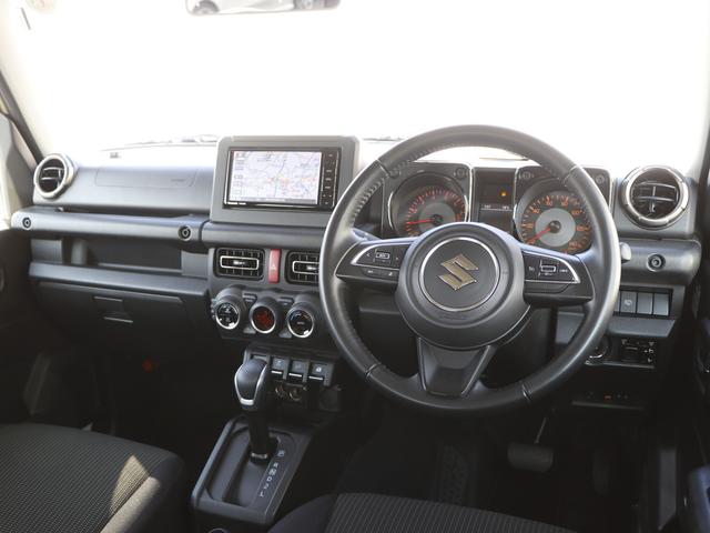 ジムニー ＸＣ　シートヒーター　トランクスルー　フロアマット　ナビ　ＣＤ　ミュージックサーバー　音楽プレーヤー接続　Ｂｌｕｅｔｏｏｔｈ接続　ＴＶ　ＤＶＤ再生　ＥＴＣ　ＬＥＤヘッドライト　盗難防止　衝突被害軽減ブレーキ（17枚目）