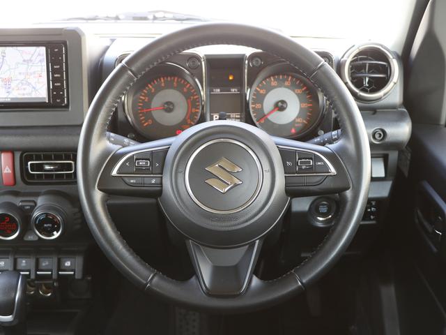 ジムニー ＸＣ　シートヒーター　トランクスルー　フロアマット　ナビ　ＣＤ　ミュージックサーバー　音楽プレーヤー接続　Ｂｌｕｅｔｏｏｔｈ接続　ＴＶ　ＤＶＤ再生　ＥＴＣ　ＬＥＤヘッドライト　盗難防止　衝突被害軽減ブレーキ（19枚目）