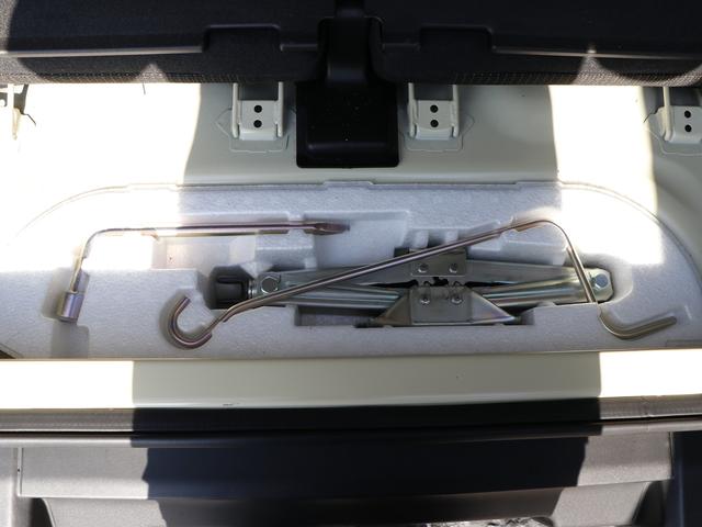 ジムニー ＸＣ　シートヒーター　トランクスルー　フロアマット　ナビ　ＣＤ　ミュージックサーバー　音楽プレーヤー接続　Ｂｌｕｅｔｏｏｔｈ接続　ＴＶ　ＤＶＤ再生　ＥＴＣ　ＬＥＤヘッドライト　盗難防止　衝突被害軽減ブレーキ（24枚目）