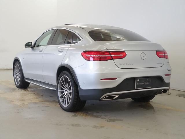 ＧＬＣ ＧＬＣ３５０　ｅ　４ＭＡＴＩＣ　クーペ　スポーツ　シートヒーター　パワーシート　トランクスルー　コネクテッド機能　ナビ　ＣＤ　ミュージックサーバー　音楽プレーヤー接続　Ｂｌｕｅｔｏｏｔｈ接続　ＴＶ　ＤＶＤ再生　ＥＴＣ　サンルーフ・ガラスルーフ（4枚目）