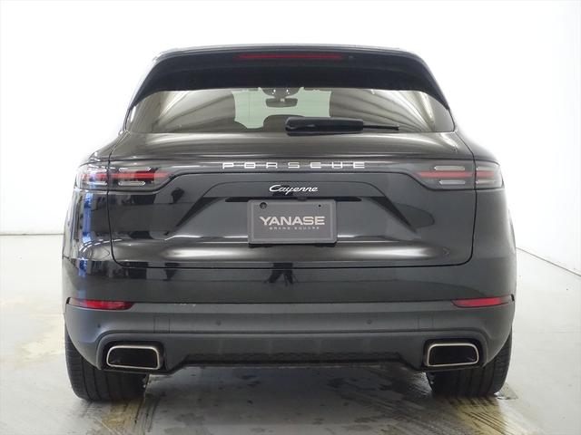 カイエン ベースグレード シートヒーター パワーシート トランクスルー フロアマット ナビ 音楽プレーヤー接続 Bluetooth接続 ETC LEDヘッドライト 電動リアゲート 全周囲カメラ フロントカメラ サイドカメラ(3枚目)