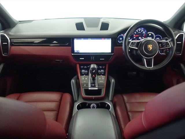 カイエン ベースグレード シートヒーター パワーシート トランクスルー フロアマット ナビ 音楽プレーヤー接続 Bluetooth接続 ETC LEDヘッドライト 電動リアゲート 全周囲カメラ フロントカメラ サイドカメラ(12枚目)