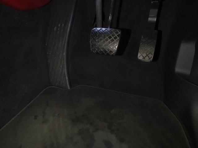 カイエン ベースグレード シートヒーター パワーシート トランクスルー フロアマット ナビ 音楽プレーヤー接続 Bluetooth接続 ETC LEDヘッドライト 電動リアゲート 全周囲カメラ フロントカメラ サイドカメラ(27枚目)