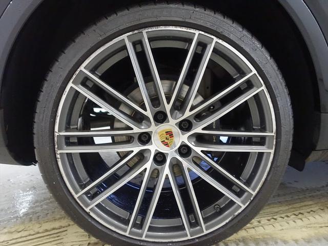 カイエン ベースグレード シートヒーター パワーシート トランクスルー フロアマット ナビ 音楽プレーヤー接続 Bluetooth接続 ETC LEDヘッドライト 電動リアゲート 全周囲カメラ フロントカメラ サイドカメラ(32枚目)