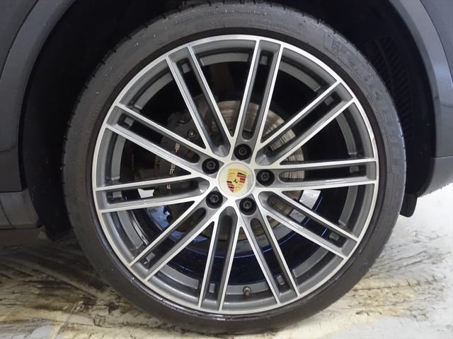 カイエン ベースグレード シートヒーター パワーシート トランクスルー フロアマット ナビ 音楽プレーヤー接続 Bluetooth接続 ETC LEDヘッドライト 電動リアゲート 全周囲カメラ フロントカメラ サイドカメラ(33枚目)