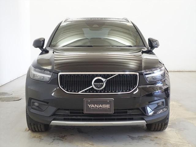 XC40 B4 AWD モメンタム シートヒーター パワーシート トランクスルー フロアマット ナビ 音楽プレーヤー接続 Bluetooth接続 TV ETC LEDヘッドライト 電動リアゲート 全周囲カメラ フロントカメラ(2枚目)