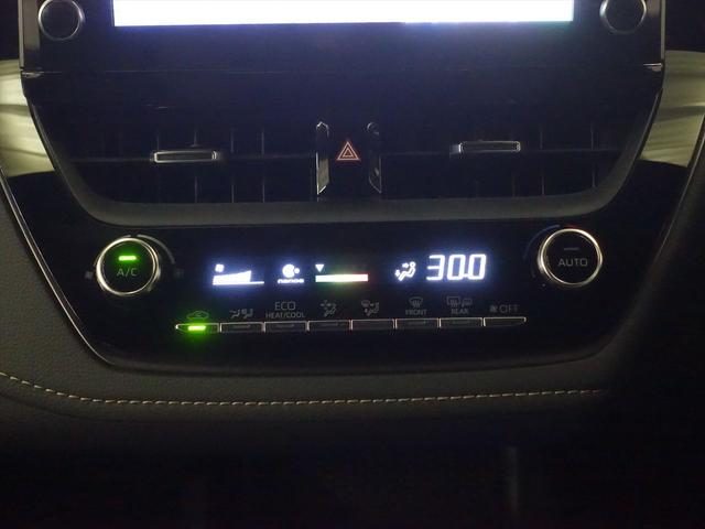 カローラ ハイブリッド ダブルバイビー フロアマット コネクテッド機能 ナビ 音楽プレーヤー接続 Bluetooth接続 ETC LEDヘッドライト バックモニター 盗難防止 衝突被害軽減ブレーキ 横滑り防止装置 クルーズコントロール(13枚目)