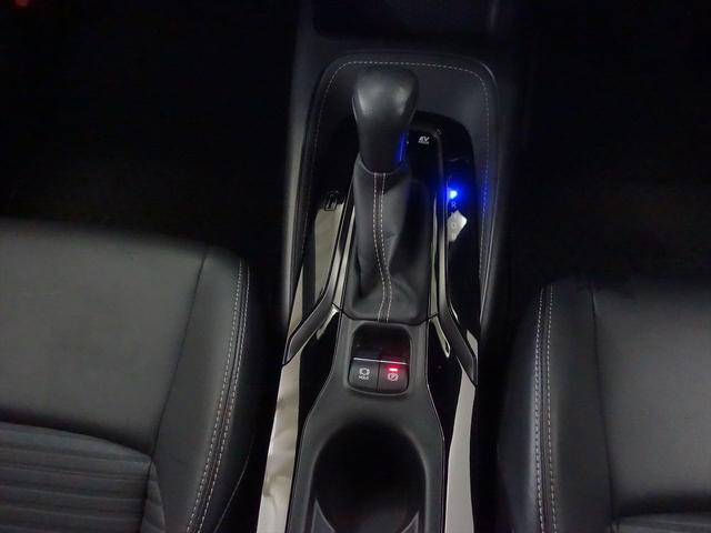 カローラ ハイブリッド ダブルバイビー フロアマット コネクテッド機能 ナビ 音楽プレーヤー接続 Bluetooth接続 ETC LEDヘッドライト バックモニター 盗難防止 衝突被害軽減ブレーキ 横滑り防止装置 クルーズコントロール(16枚目)