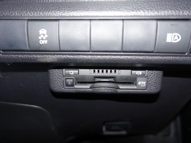 カローラ ハイブリッド ダブルバイビー フロアマット コネクテッド機能 ナビ 音楽プレーヤー接続 Bluetooth接続 ETC LEDヘッドライト バックモニター 盗難防止 衝突被害軽減ブレーキ 横滑り防止装置 クルーズコントロール(26枚目)