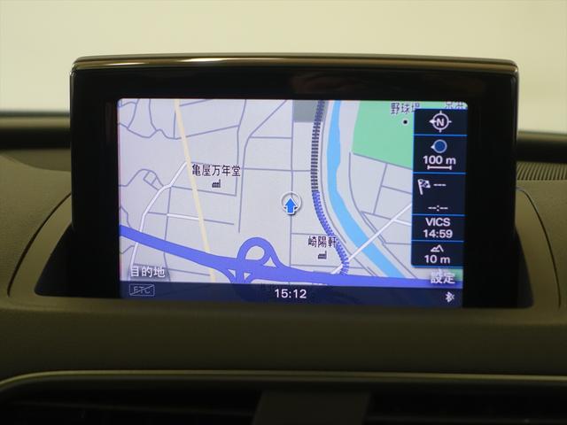 RS Q3 ベースグレード シートヒーター パワーシート トランクスルー フロアマット ナビ CD ミュージックサーバー 音楽プレーヤー接続 Bluetooth接続 TV DVD再生 ETC サンルーフ・ガラスルーフ(10枚目)