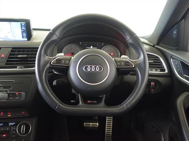 RS Q3 ベースグレード シートヒーター パワーシート トランクスルー フロアマット ナビ CD ミュージックサーバー 音楽プレーヤー接続 Bluetooth接続 TV DVD再生 ETC サンルーフ・ガラスルーフ(17枚目)