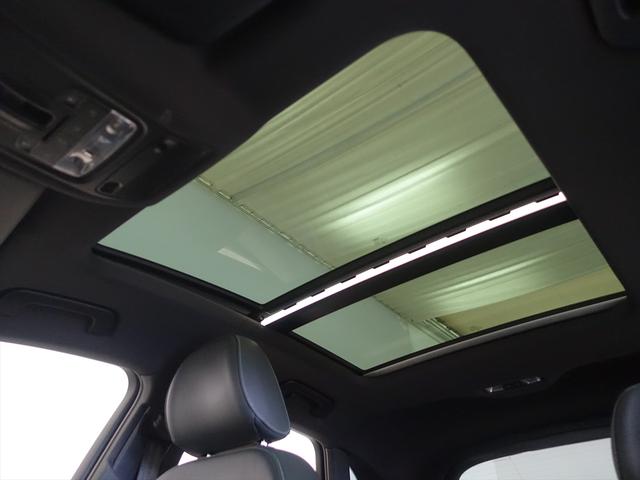 RS Q3 ベースグレード シートヒーター パワーシート トランクスルー フロアマット ナビ CD ミュージックサーバー 音楽プレーヤー接続 Bluetooth接続 TV DVD再生 ETC サンルーフ・ガラスルーフ(23枚目)