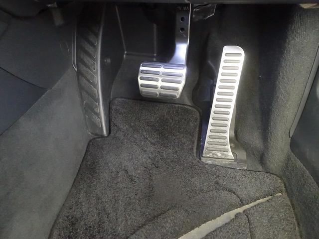 RS Q3 ベースグレード シートヒーター パワーシート トランクスルー フロアマット ナビ CD ミュージックサーバー 音楽プレーヤー接続 Bluetooth接続 TV DVD再生 ETC サンルーフ・ガラスルーフ(29枚目)