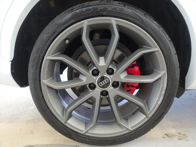 RS Q3 ベースグレード シートヒーター パワーシート トランクスルー フロアマット ナビ CD ミュージックサーバー 音楽プレーヤー接続 Bluetooth接続 TV DVD再生 ETC サンルーフ・ガラスルーフ(35枚目)