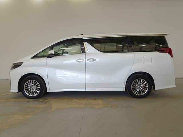 アルファードハイブリッド SR Cパッケージ シートヒーター シートエアコン パワーシート オットマン 3列シート トランクスルー フロアマット コネクテッド機能 ナビ CD ミュージックサーバー 音楽プレーヤー接続(5枚目)