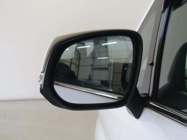 アルファードハイブリッド SR Cパッケージ シートヒーター シートエアコン パワーシート オットマン 3列シート トランクスルー フロアマット コネクテッド機能 ナビ CD ミュージックサーバー 音楽プレーヤー接続(6枚目)