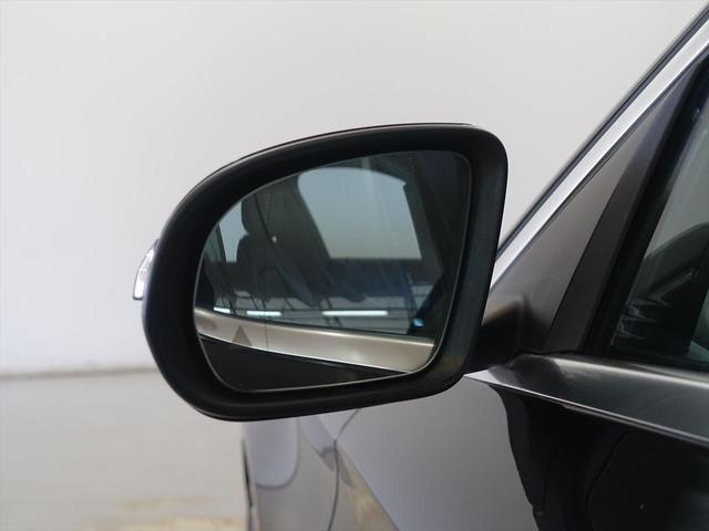 Ｃクラス Ｃ１８０　ローレウスエディション　レーダーセーフティパッケージ　シートヒーター　パワーシート　トランクスルー　フロアマット　コネクテッド機能　ナビ　ＣＤ　ミュージックサーバー　音楽プレーヤー接続　Ｂｌｕｅｔｏｏｔｈ接続　ＴＶ（3枚目）