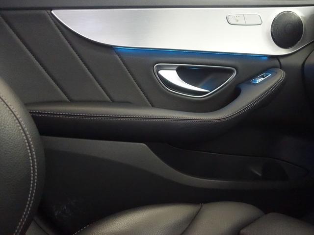 Ｃクラス Ｃ１８０　ローレウスエディション　レーダーセーフティパッケージ　シートヒーター　パワーシート　トランクスルー　フロアマット　コネクテッド機能　ナビ　ＣＤ　ミュージックサーバー　音楽プレーヤー接続　Ｂｌｕｅｔｏｏｔｈ接続　ＴＶ（11枚目）