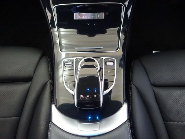 Ｃクラス Ｃ１８０　ローレウスエディション　レーダーセーフティパッケージ　シートヒーター　パワーシート　トランクスルー　フロアマット　コネクテッド機能　ナビ　ＣＤ　ミュージックサーバー　音楽プレーヤー接続　Ｂｌｕｅｔｏｏｔｈ接続　ＴＶ（13枚目）