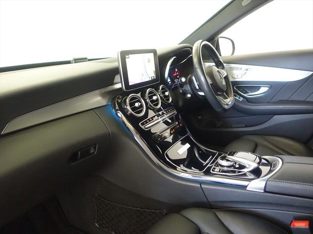 Ｃクラス Ｃ１８０　ローレウスエディション　レーダーセーフティパッケージ　シートヒーター　パワーシート　トランクスルー　フロアマット　コネクテッド機能　ナビ　ＣＤ　ミュージックサーバー　音楽プレーヤー接続　Ｂｌｕｅｔｏｏｔｈ接続　ＴＶ（16枚目）