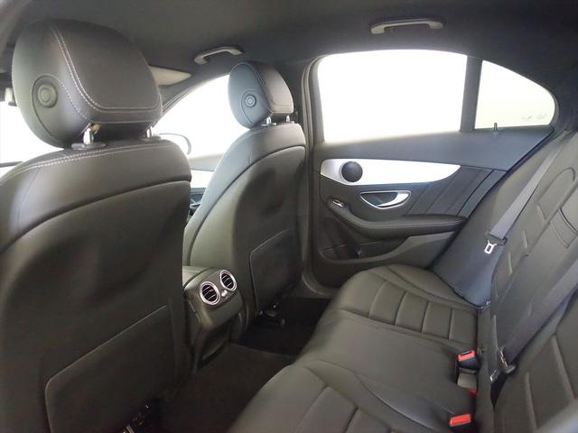 Ｃクラス Ｃ１８０　ローレウスエディション　レーダーセーフティパッケージ　シートヒーター　パワーシート　トランクスルー　フロアマット　コネクテッド機能　ナビ　ＣＤ　ミュージックサーバー　音楽プレーヤー接続　Ｂｌｕｅｔｏｏｔｈ接続　ＴＶ（20枚目）