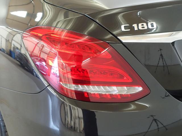 Ｃクラス Ｃ１８０　ローレウスエディション　レーダーセーフティパッケージ　シートヒーター　パワーシート　トランクスルー　フロアマット　コネクテッド機能　ナビ　ＣＤ　ミュージックサーバー　音楽プレーヤー接続　Ｂｌｕｅｔｏｏｔｈ接続　ＴＶ（25枚目）