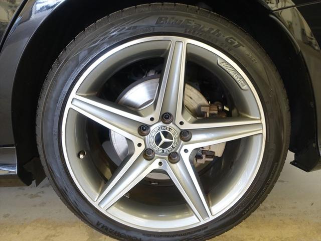 Ｃクラス Ｃ１８０　ローレウスエディション　レーダーセーフティパッケージ　シートヒーター　パワーシート　トランクスルー　フロアマット　コネクテッド機能　ナビ　ＣＤ　ミュージックサーバー　音楽プレーヤー接続　Ｂｌｕｅｔｏｏｔｈ接続　ＴＶ（27枚目）