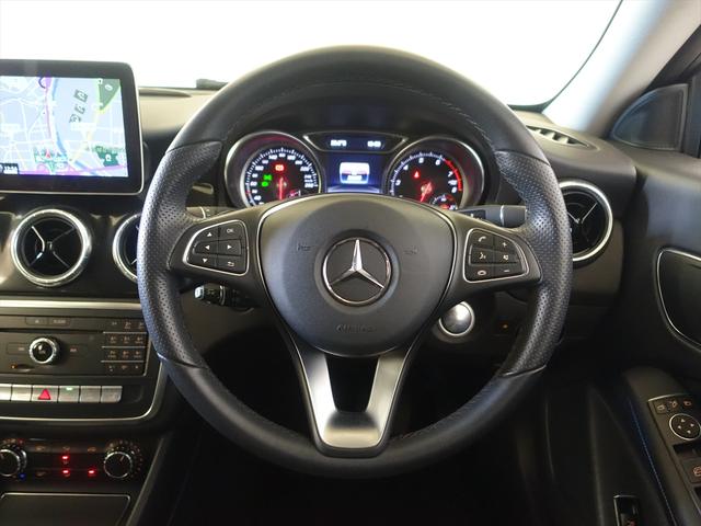 ＣＬＡクラス ＣＬＡ１８０　ＡＭＧスタイル　レーダーセーフティパッケージ　シートヒーター　トランクスルー　フロアマット　ナビ　ＣＤ　ミュージックサーバー　音楽プレーヤー接続　Ｂｌｕｅｔｏｏｔｈ接続　ＴＶ　ＤＶＤ再生　ＥＴＣ　ＬＥＤヘッドライト（15枚目）