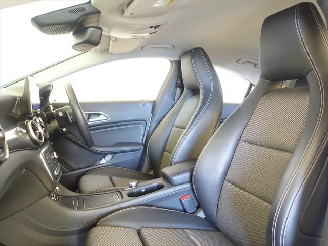 ＣＬＡクラス ＣＬＡ１８０　ＡＭＧスタイル　レーダーセーフティパッケージ　シートヒーター　トランクスルー　フロアマット　ナビ　ＣＤ　ミュージックサーバー　音楽プレーヤー接続　Ｂｌｕｅｔｏｏｔｈ接続　ＴＶ　ＤＶＤ再生　ＥＴＣ　ＬＥＤヘッドライト（16枚目）