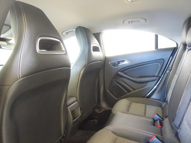 ＣＬＡクラス ＣＬＡ１８０　ＡＭＧスタイル　レーダーセーフティパッケージ　シートヒーター　トランクスルー　フロアマット　ナビ　ＣＤ　ミュージックサーバー　音楽プレーヤー接続　Ｂｌｕｅｔｏｏｔｈ接続　ＴＶ　ＤＶＤ再生　ＥＴＣ　ＬＥＤヘッドライト（21枚目）