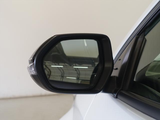 ＧＲヤリス ＲＺ　ハイパフォーマンス　シートヒーター　トランクスルー　フロアマット　コネクテッド機能　ナビ　音楽プレーヤー接続　Ｂｌｕｅｔｏｏｔｈ接続　ＴＶ　ＥＴＣ　ＬＥＤヘッドライト　バックモニター　盗難防止　衝突被害軽減ブレーキ（6枚目）