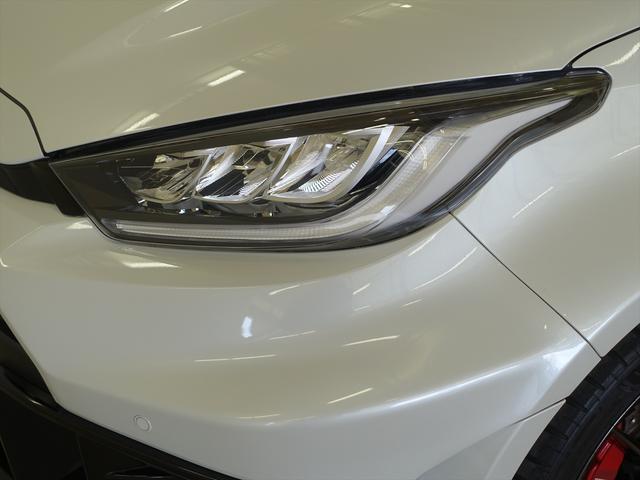 ＧＲヤリス ＲＺ　ハイパフォーマンス　シートヒーター　トランクスルー　フロアマット　コネクテッド機能　ナビ　音楽プレーヤー接続　Ｂｌｕｅｔｏｏｔｈ接続　ＴＶ　ＥＴＣ　ＬＥＤヘッドライト　バックモニター　盗難防止　衝突被害軽減ブレーキ（8枚目）