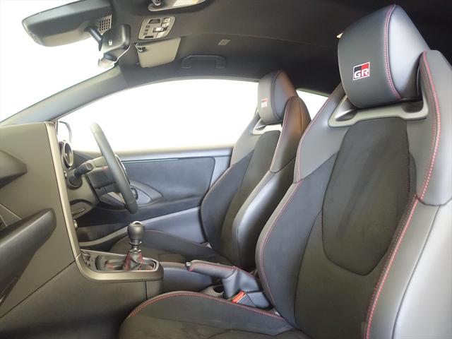 ＧＲヤリス ＲＺ　ハイパフォーマンス　シートヒーター　トランクスルー　フロアマット　コネクテッド機能　ナビ　音楽プレーヤー接続　Ｂｌｕｅｔｏｏｔｈ接続　ＴＶ　ＥＴＣ　ＬＥＤヘッドライト　バックモニター　盗難防止　衝突被害軽減ブレーキ（19枚目）
