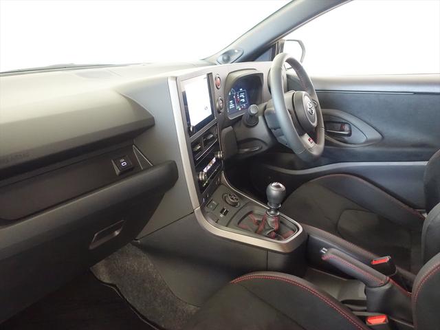 ＧＲヤリス ＲＺ　ハイパフォーマンス　シートヒーター　トランクスルー　フロアマット　コネクテッド機能　ナビ　音楽プレーヤー接続　Ｂｌｕｅｔｏｏｔｈ接続　ＴＶ　ＥＴＣ　ＬＥＤヘッドライト　バックモニター　盗難防止　衝突被害軽減ブレーキ（20枚目）