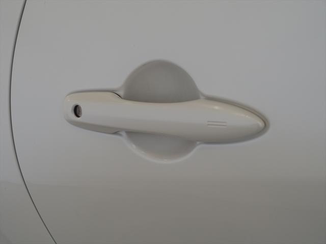 ＧＲヤリス ＲＺ　ハイパフォーマンス　シートヒーター　トランクスルー　フロアマット　コネクテッド機能　ナビ　音楽プレーヤー接続　Ｂｌｕｅｔｏｏｔｈ接続　ＴＶ　ＥＴＣ　ＬＥＤヘッドライト　バックモニター　盗難防止　衝突被害軽減ブレーキ（23枚目）