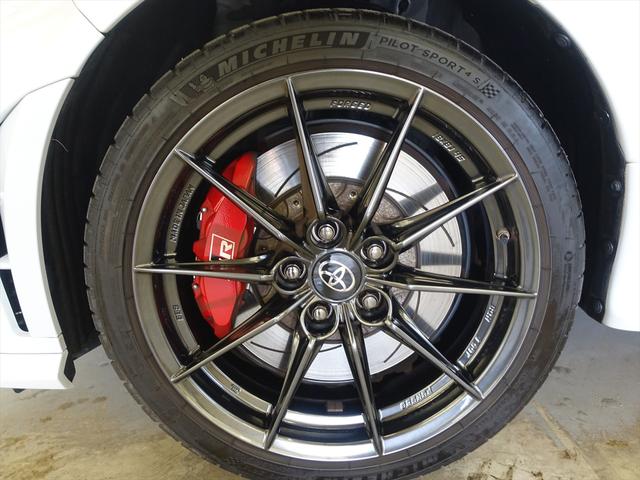 ＧＲヤリス ＲＺ　ハイパフォーマンス　シートヒーター　トランクスルー　フロアマット　コネクテッド機能　ナビ　音楽プレーヤー接続　Ｂｌｕｅｔｏｏｔｈ接続　ＴＶ　ＥＴＣ　ＬＥＤヘッドライト　バックモニター　盗難防止　衝突被害軽減ブレーキ（29枚目）