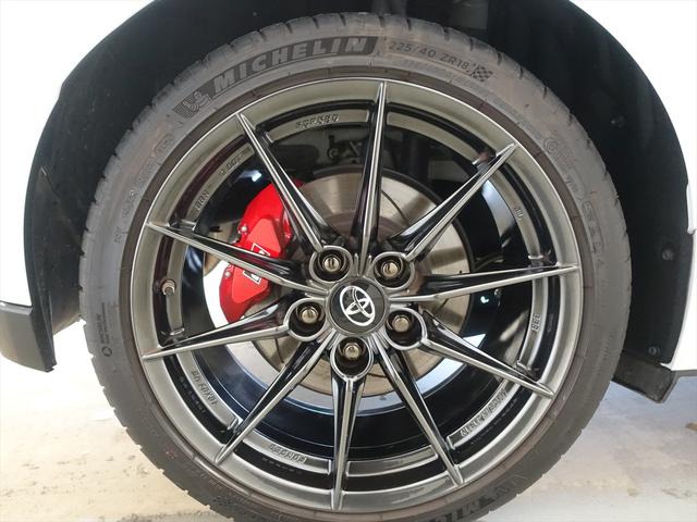 ＧＲヤリス ＲＺ　ハイパフォーマンス　シートヒーター　トランクスルー　フロアマット　コネクテッド機能　ナビ　音楽プレーヤー接続　Ｂｌｕｅｔｏｏｔｈ接続　ＴＶ　ＥＴＣ　ＬＥＤヘッドライト　バックモニター　盗難防止　衝突被害軽減ブレーキ（31枚目）