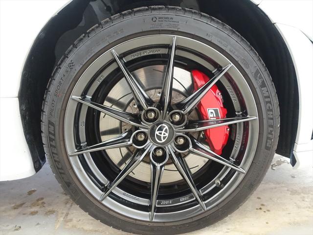 ＧＲヤリス ＲＺ　ハイパフォーマンス　シートヒーター　トランクスルー　フロアマット　コネクテッド機能　ナビ　音楽プレーヤー接続　Ｂｌｕｅｔｏｏｔｈ接続　ＴＶ　ＥＴＣ　ＬＥＤヘッドライト　バックモニター　盗難防止　衝突被害軽減ブレーキ（32枚目）