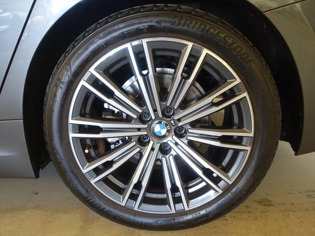 ３シリーズ ３２０ｄ　ｘＤｒｉｖｅ　Ｍスポーツ　シートヒーター　パワーシート　トランクスルー　フロアマット　ナビ　音楽プレーヤー接続　Ｂｌｕｅｔｏｏｔｈ接続　ＥＴＣ　ＬＥＤヘッドライト　電動リアゲート　全周囲カメラ　フロントカメラ　サイドカメラ（31枚目）